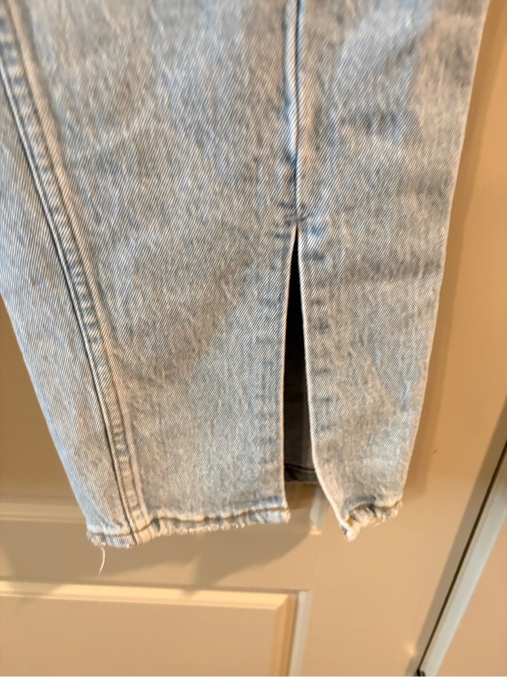 Abercrombie & Fitch 90s Straight Ultra High Rise Light Wash Side Slit Hem 16 - Picture 9 of 15